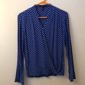 Crossover long sleeves top